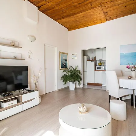 アパート Indy's -two Bedroom With Balcony And Sea View ドゥブロブニク