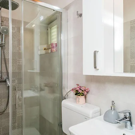 公寓 Indy's -two Bedroom With Balcony And Sea View