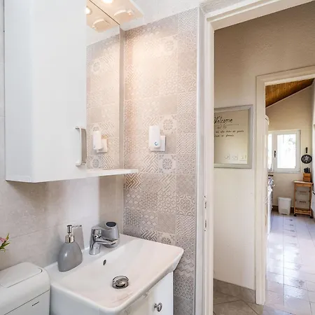 아파트 Indy's -two Bedroom With Balcony And Sea View 두브로브니크