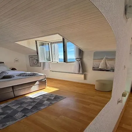 Indy's -two Bedroom With Balcony And Sea View アパート *