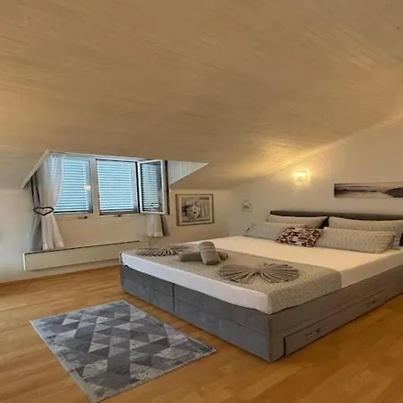 Indy's -two Bedroom With Balcony And Sea View アパート ドゥブロブニク