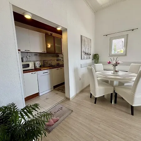 Indy's -two Bedroom With Balcony And Sea View 公寓 杜布罗夫尼克