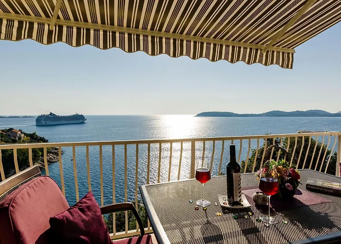 公寓 Indy's -two Bedroom With Balcony And Sea View *