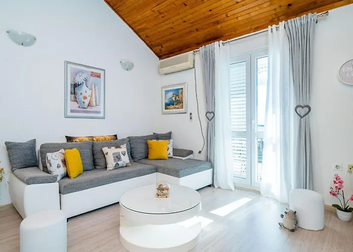 公寓 Indy's -two Bedroom With Balcony And Sea View *