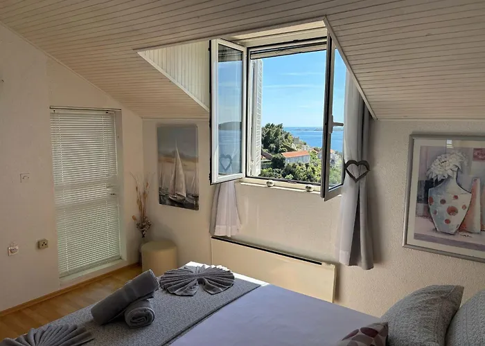Appartement Indy's -two Bedroom With Balcony And Sea View *